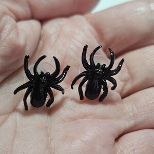 Black spider earrings